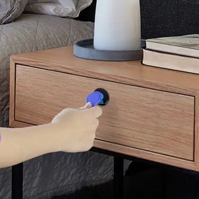 serrure électronique : démontre que l'on peut utiliser une clé électronique pour l'ouvrir