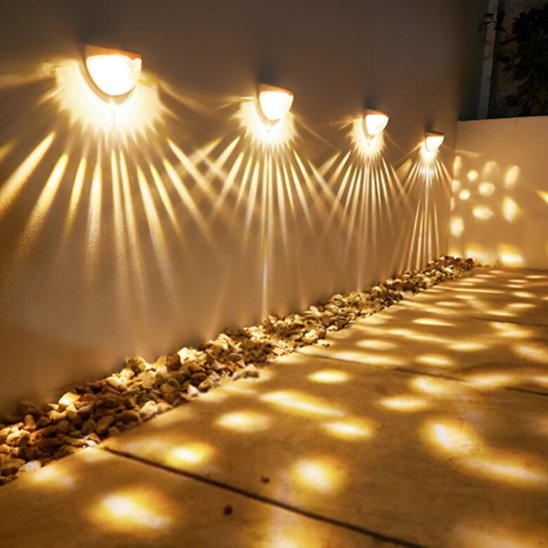 Lampe solaire quatre a coté de l autre